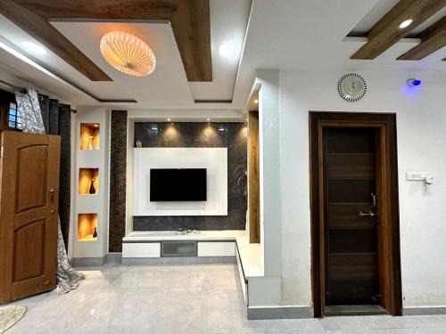 Hyderabad Apartment | Downtown Suchitra Delight House