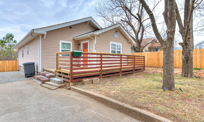 Tulsa House | Pet-Friendly Downtown Sunny Craftsman for Memorable Stays
