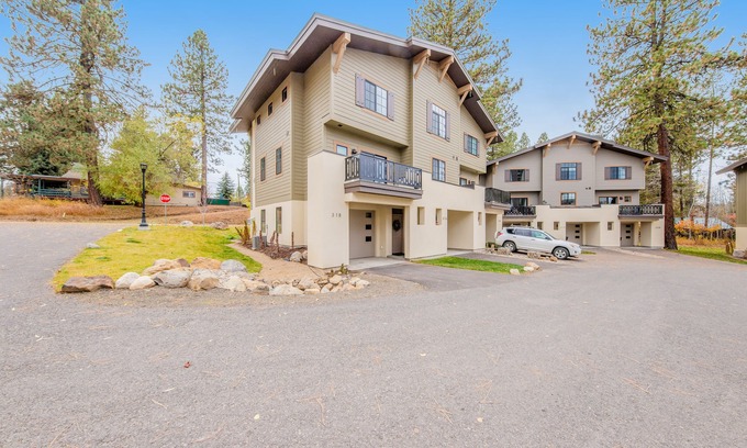 McCall Condo | Cozy Downtown Townhouse - Steps to Payette Lake & Dining