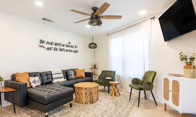 Wimberley House | Explore Pearl Bungalow: Walk to Wimberley Square!
