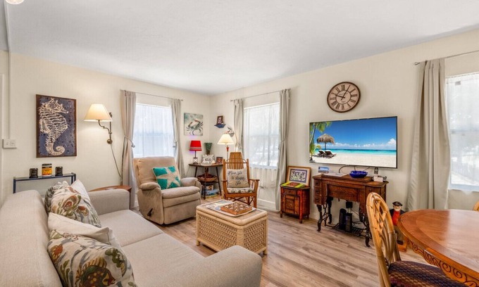 Cedar Key Cottage | Downtown Oasis with Oceanfront Views & Weekly Discounts