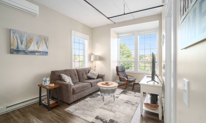Manistee Condo | Stunning Downtown Waterview Condo with Spa & Family Amenities