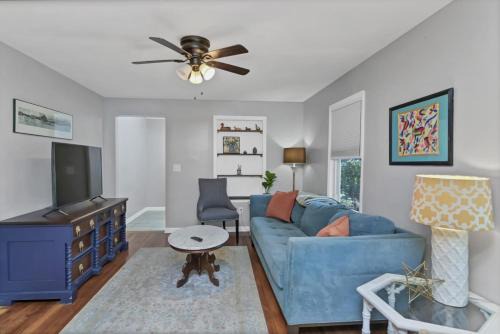 Columbia House | Explore Downtown West Cola: Your Ideal City Escape