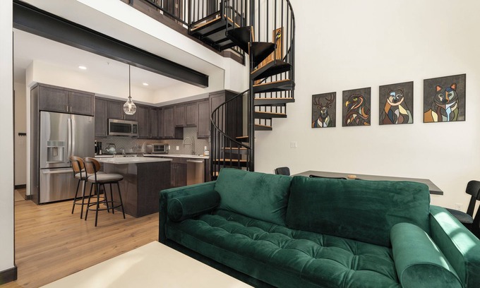 Winter Park Condo | Downtown Winter Park w/Hot Tub and Loft