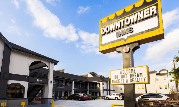 Midtown Hotel | Family-Friendly Stay at Downtowner Inns in Houston