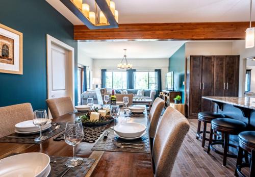 Revelstoke Apartment | Downunder Mountain Retreat