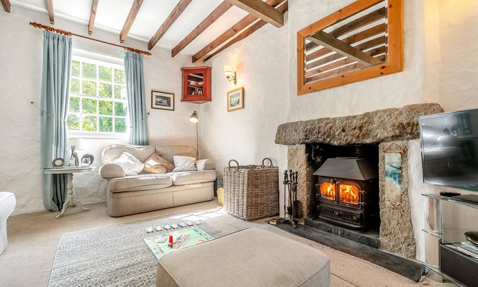 Helford House | Pet-Friendly Dowr Penty: A Perfect Family Getaway