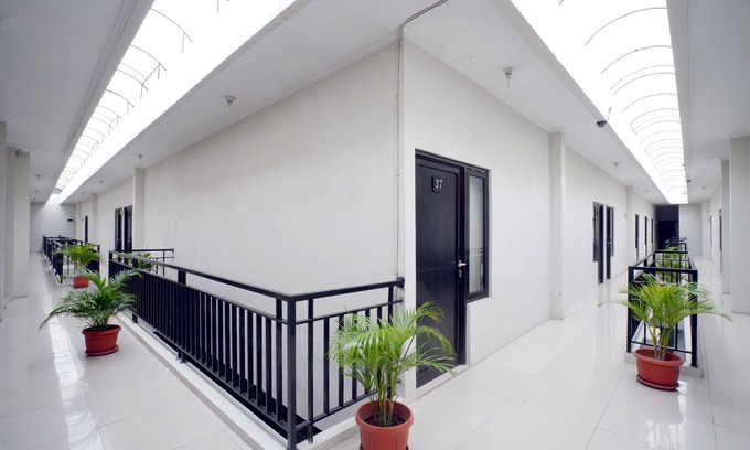 Palembang House | Budget-Friendly Family Retreat at Dparagon Dwikora