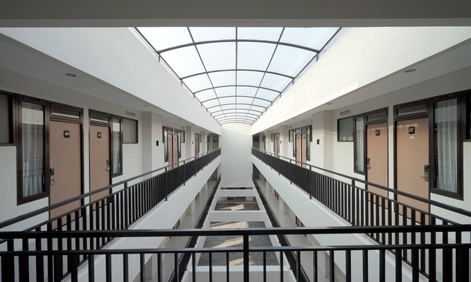 Surakarta House | Child-Friendly Dparagon Manduro: Budget Stay Awaits