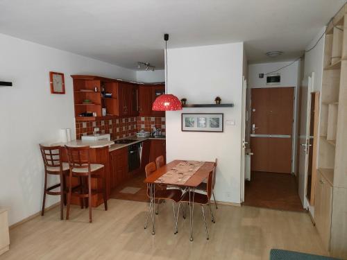 Ferencvaros Apartment | Top-Rated Drégely Apartment: Pet-Friendly & Accessible Stay
