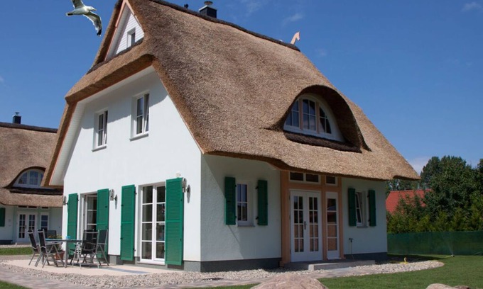 Rerik House | Cozy Drööm unter Reet: Family-Friendly Holiday Residence