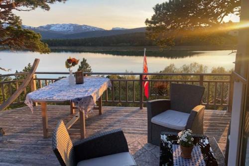 Trany House | Experience Drømmehytta på Senja: Family-Friendly Retreat