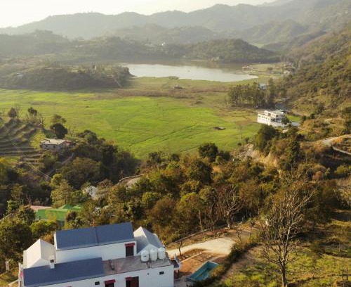 Kalka House | Comfortable Dr Atam Parkash Villa with Lake View Rooms