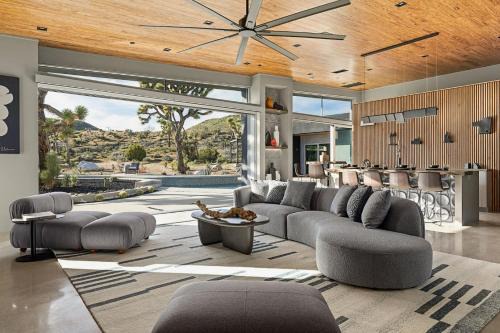 Yucca Valley House | Experience Dragonfly by Fieldtrip: Oasis with Resort Pool