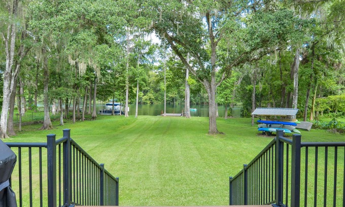 Dunnellon House | Experience Dragonfly Cottage with Ocean View & Spa Amenities
