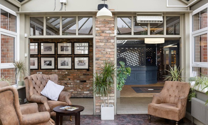 Bury St Edmunds Hotel | Inviting Dragonfly Hotel Bury St Edmunds with Family Amenities