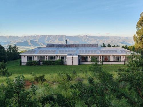 Bergville House | Discover Drakensberg Mountain Retreat Barn House with Pool