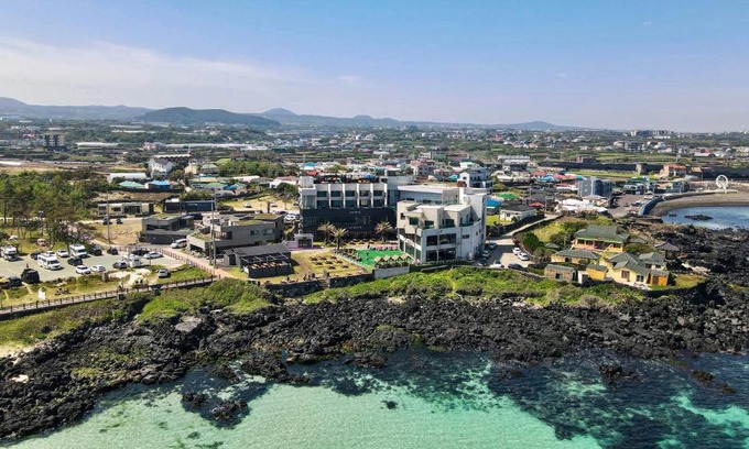 Aewol Hotel | Drama 2015: Family-Friendly Stay with High Guest Ratings