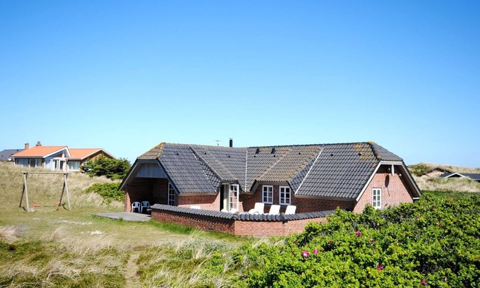 Houvig House | Oceanfront Escape at "Drea" - Steps from the Beach