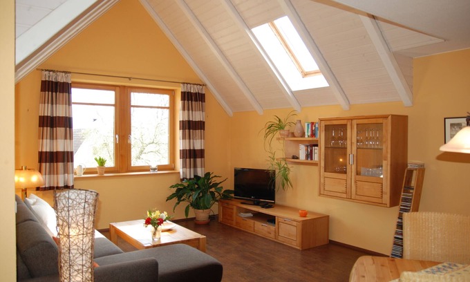 Alt Meteln Apartment | Cozy Countryside Retreat Near Baltic Sea with Pool & Views