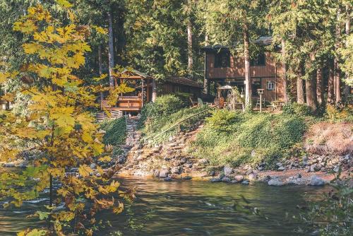 Brightwood House | Guest Rated 10/10: Dream Catcher Cabin with Breakfast