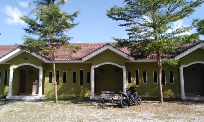 Kampung Kedawang Hotel | Convenient Stay Near Cenang & Tengah Beach with Ocean Views