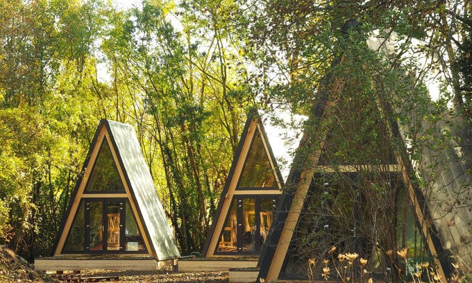 Les-Trois-Moutiers Cottage | Dream ecolodge in a fairytale castle