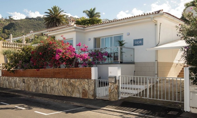 Sauzal House | Dream holiday home "Casa Vreneli" in sunny El Sauzal with sea views