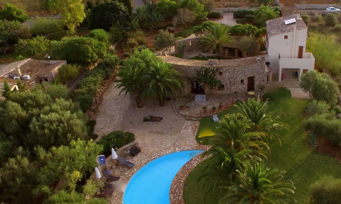 Santanyi House | Perfect Getaway in Santanyi: Finca with Pool & Ocean View