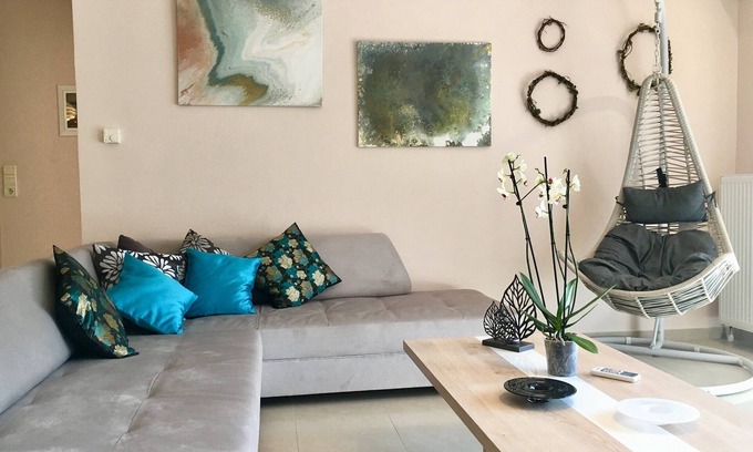 Nea Iraklitsa Apartment | Modern Apartment Near Beach with Family-Friendly Amenities