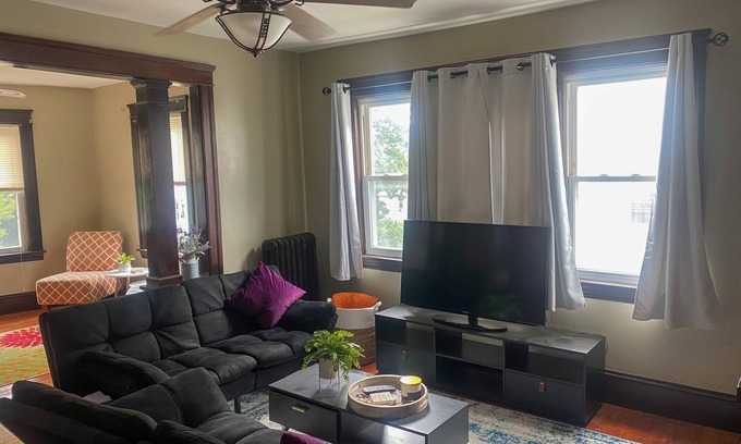 Worcester Apartment | Cozy Retreat in the Heart of Worcester with Kitchen Access