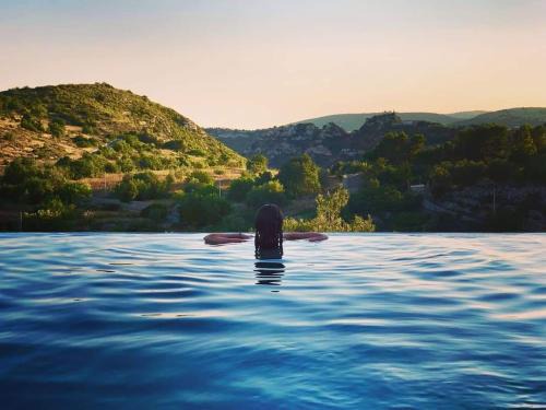 San Corrado di Fuori Apartment | Experience Dream House: Oceanfront Bliss with Pool