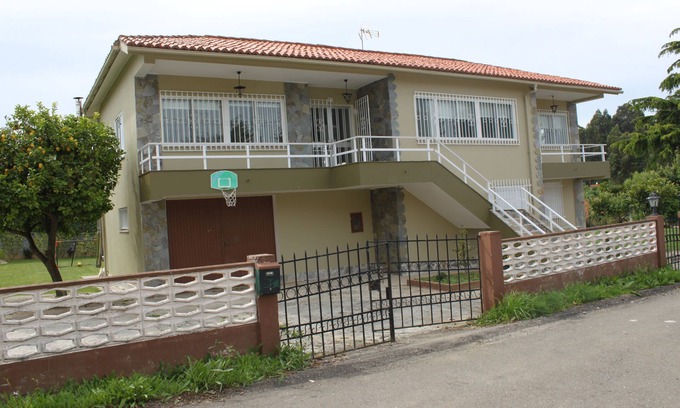 Souto Apartment | Cozy Retreat with Garden and Barbecue for Memorable Stays