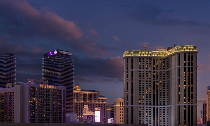 Las Vegas Hotel | Inviting Las Vegas Escape Just Steps from the Strip!