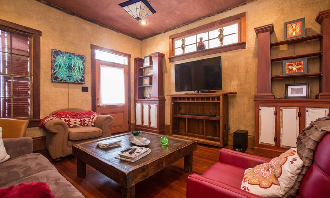 Garden District House | Ideal Stay in Irish Channel with Family-Friendly Amenities