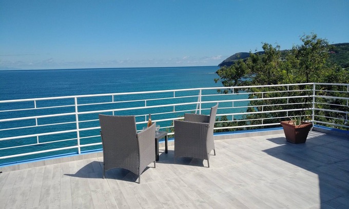 Deshaies Villa | Seaside Villa with Pool & Ocean View - Guest Rated 10/10