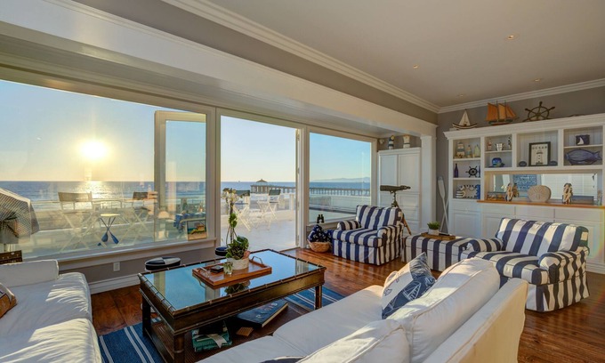 The Strand House | Cozy Dream Strand House with Breathtaking Ocean Views