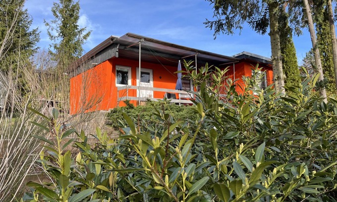 Bungalowdorf an der Talsperre House | Idyllic Getaway at Zeulenrodaer Meer: Pet-Friendly Retreat