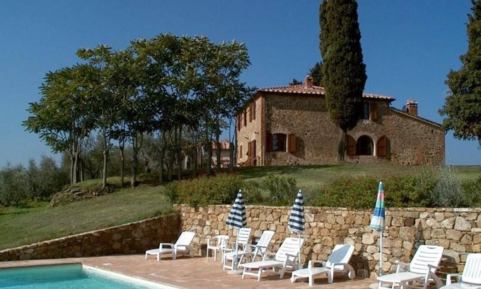 Sinalunga House | Serene Vacation Home with Private Pool and Restaurant