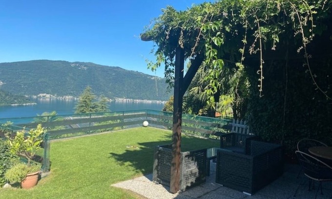 Rovio Apartment | Scenic Escape at Dream View on Lugano Lake - Holiday House Pacific