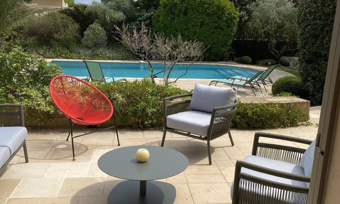 Puyvert Villa | Idyllic House in Provence with Spa and Private Pool