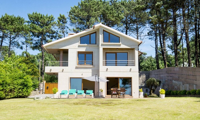 Portonovo Villa | Beautiful Villa Punta Elmo by the Sanxenxo Coast