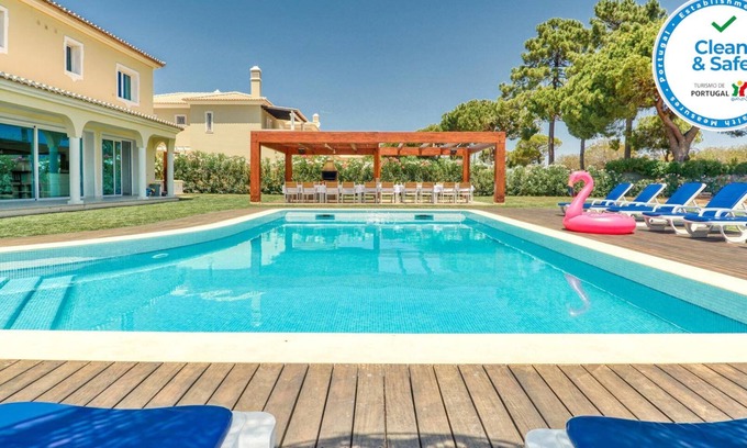 Quarteira Villa | Elegant Dream Villa with Ocean View and Top-Rated Services