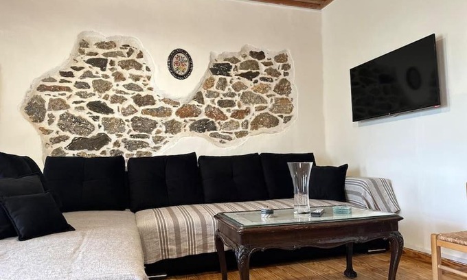 Kymi-Aliveri House | Pet-Friendly Dreamcatcher: Guest Rated 10/10 Experience