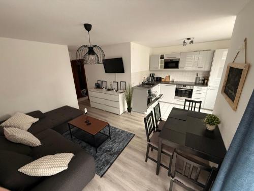 Fauler Grund Apartment | Dreamhopp28 - Idyllic Location with Terrace and Family Amenities