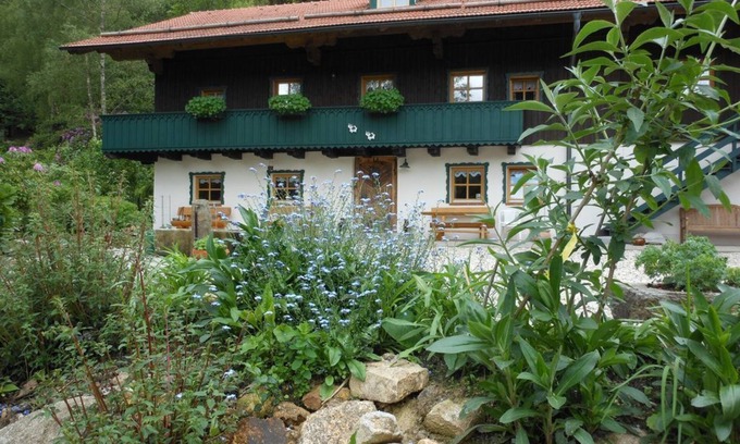 Kollnburg House | Ideal Retreat for Families: Pet-Friendly & Highly Rated Stay