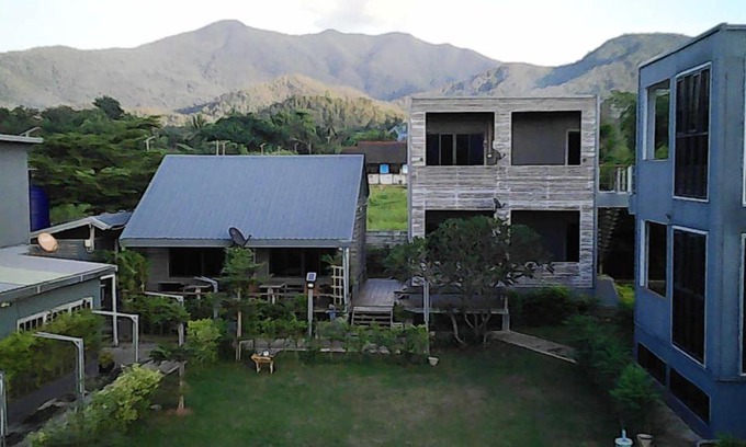 Mae Sariang House | Riverside Retreat: Guest Rated 8.6/10 with Dining Options