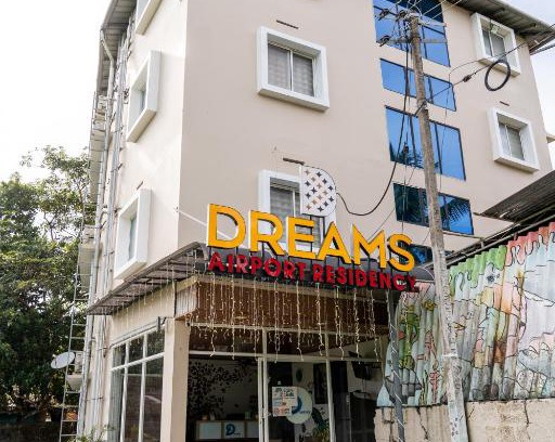 Nedumbassery Cabin | Budget-Friendly Dreams Airport Residency with Breakfast Included