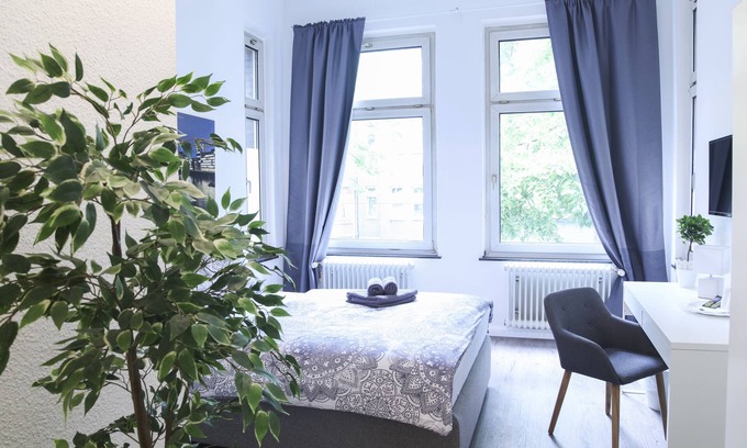Friedrichstadt House | Eco-Friendly Dreams Düsseldorf: Family Welcoming Getaway