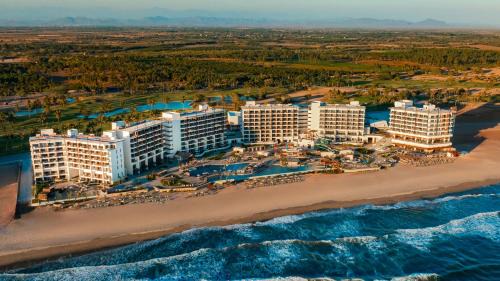 Mazatlan Resort | Indulge at Dreams Estrella del Mar Golf & Spa Resort in Mazatlán